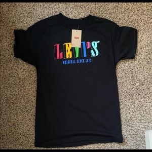 Levi’s t-shirt